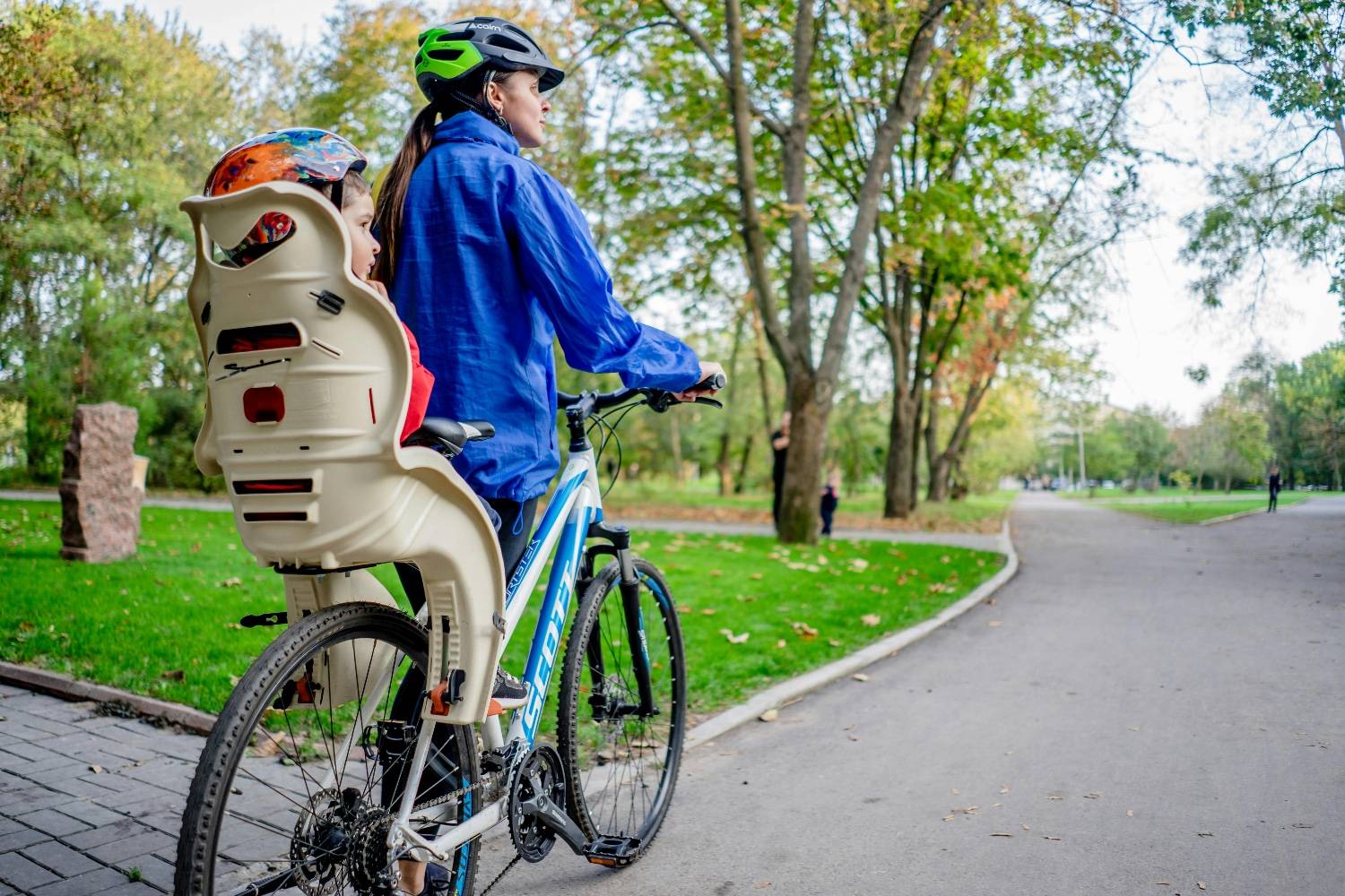 bezpieczeństwo dziecka na rowerze